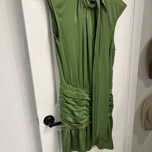 Elegant Green Sleeveless Dress